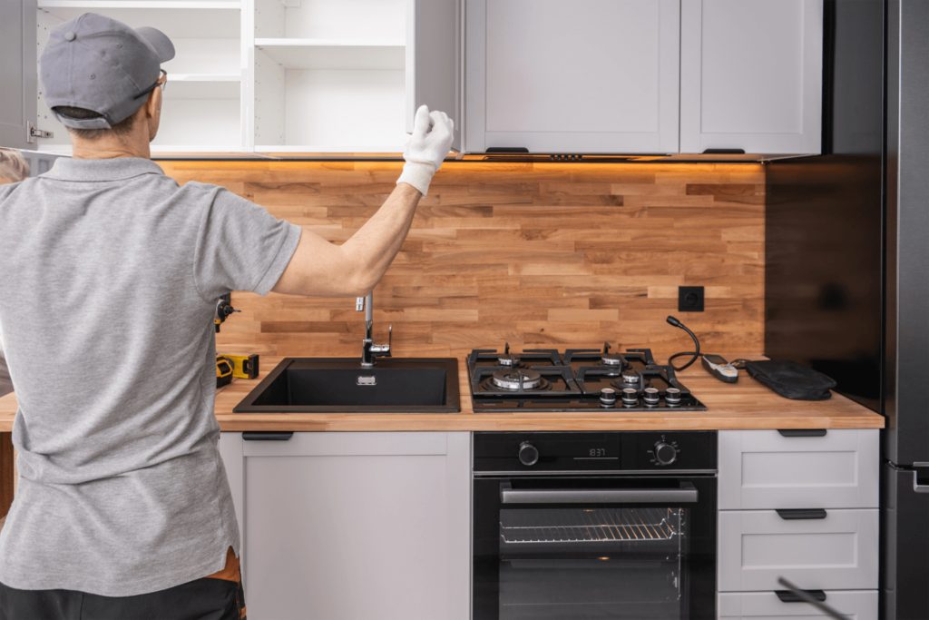 Midrange vs. Upscale: Maximizing the ROI on Your Kitchen Remodeling in Los Angeles Investment