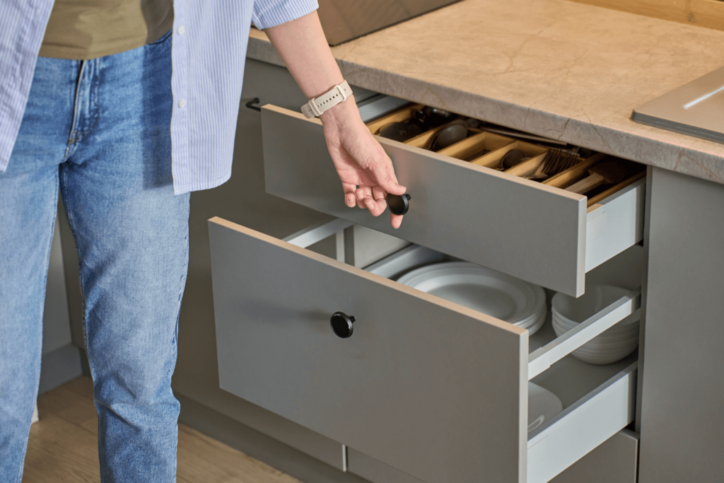 The Kitchen Cabinet Hardware That Actually Works