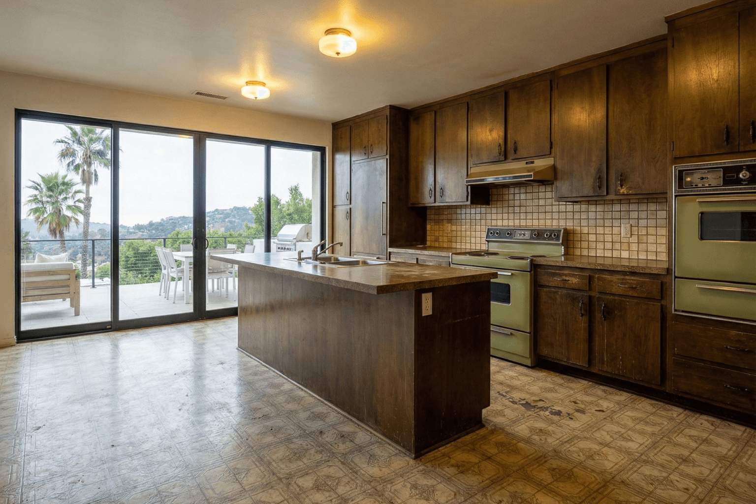 kitchen remodeling before