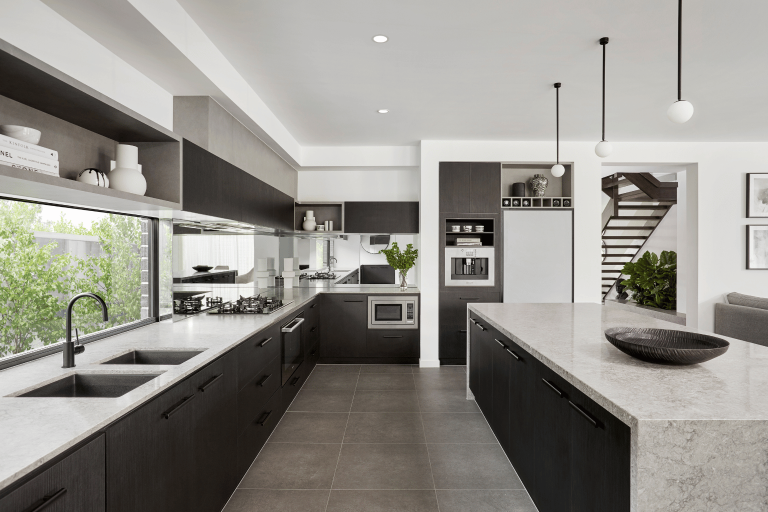 Completed kitchen remodeling project in Los Angeles